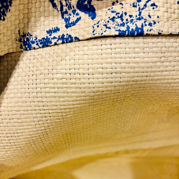 DIOR Toile de Jouy Tiger Motif from the Dioriviera Capsule Collection. - Picture 8 of 10